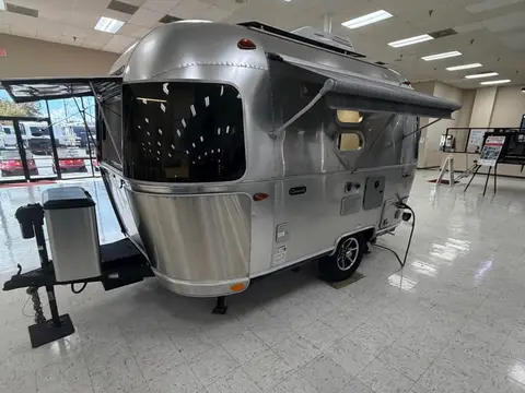 2024 Airstream Caravel 16RB — photo 3