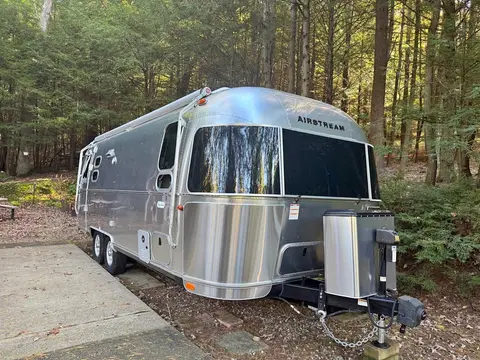 2021 Airstream Flying Cloud 25FB Twin — photo 1