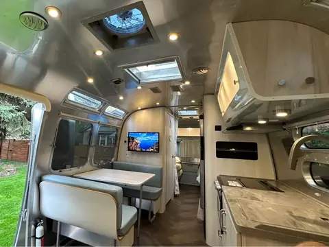 2023 Airstream International 28’ RBT 28 ft — photo 5