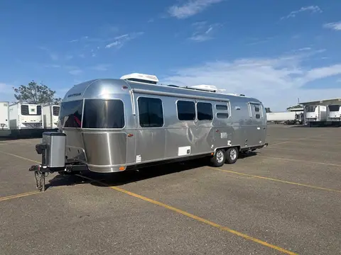2022 Airstream Flying Cloud — photo 1