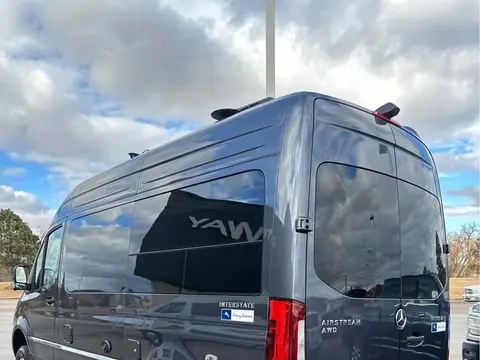 2026 Airstream Tommy Bahama Interstate 19 AP — photo 5