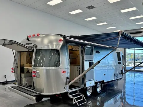 2024 Airstream International 25FB — photo 1