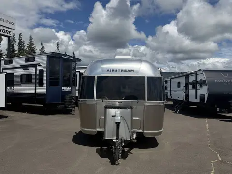 2020 Airstream Flying Cloud 27FB Rear Hatch — photo 2