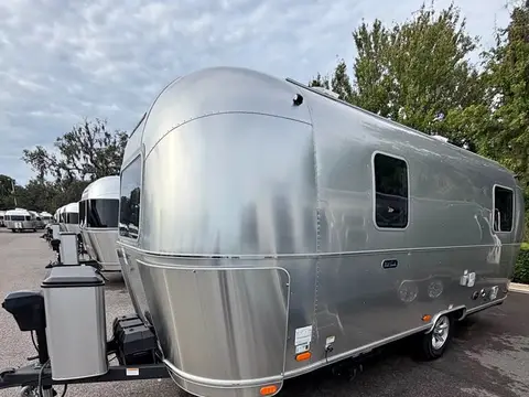 2026 Airstream World Traveler — photo 1
