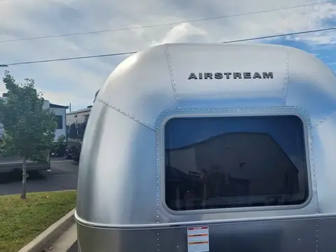 2026 Airstream World Traveler 22RB — photo 2