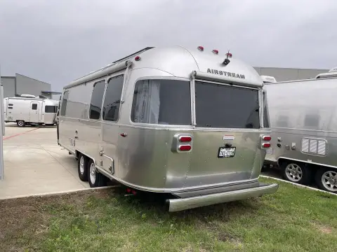 2023 Airstream International — photo 3