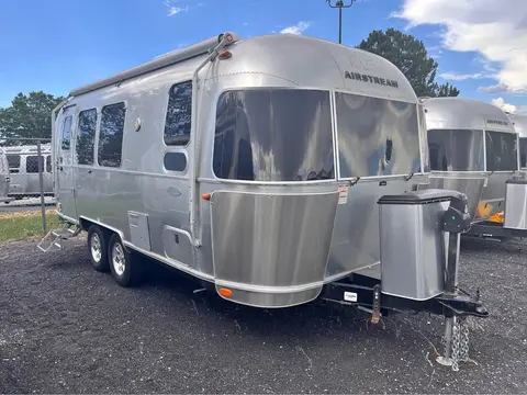 2017 Airstream Flying Cloud 23FBQ — photo 1