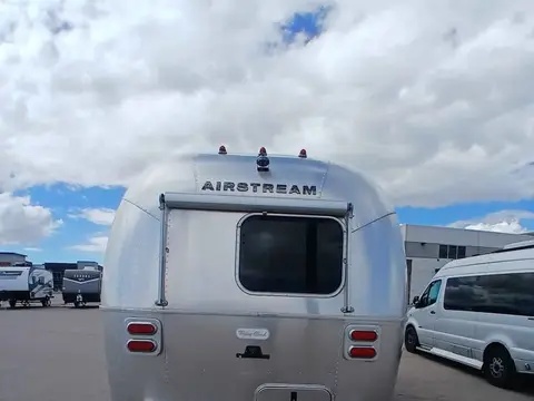 2022 Airstream Flying Cloud 23CB BUNK — photo 3