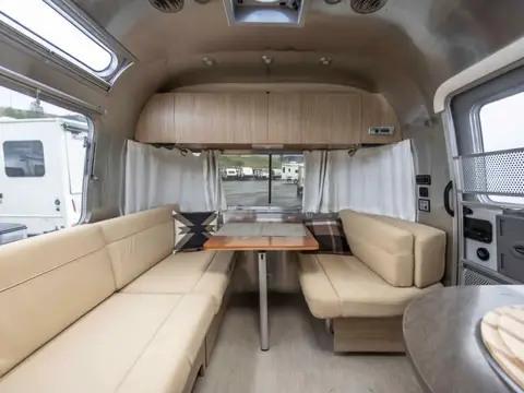 2018 Airstream Flying Cloud 23CB — photo 2
