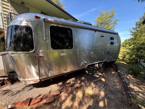 2023 Airstream Flying Cloud 23FB — photo 2