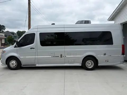 2023 Airstream Interstate 24GL — photo 2