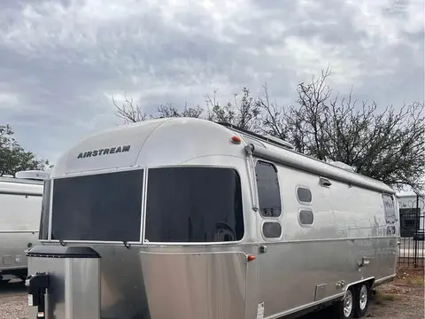 2026 Airstream Classic 28RBQ — photo 2