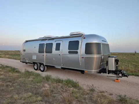 2021 Airstream Flying Cloud 30FB Bunk; — photo 1