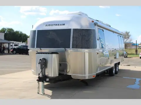 2018 Airstream Flying Cloud 27FB — photo 2