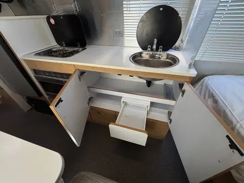 2015 Airstream Sport 22FB — photo 2