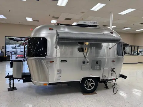 2024 Airstream Caravel — photo 3