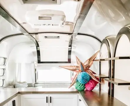 2023 Airstream Flying Cloud — photo 3
