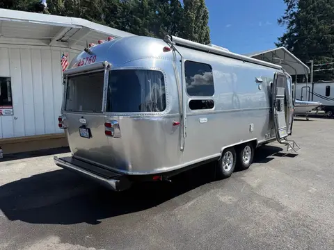 2020 Airstream Flying Cloud 25RB — photo 2
