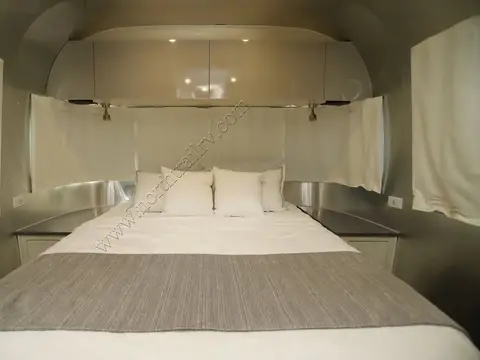 2022 Airstream Flying Cloud 27FB — photo 4