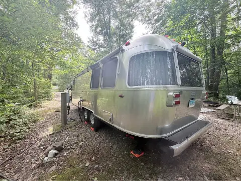 2023 Airstream Globetrotter 27FB Queen — photo 4