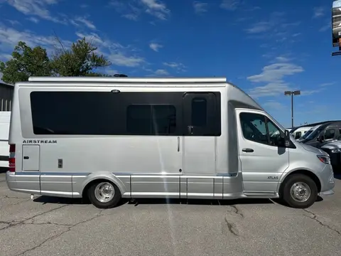2020 Airstream Atlas — photo 2
