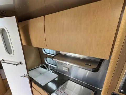 2017 Airstream Flying Cloud — photo 5