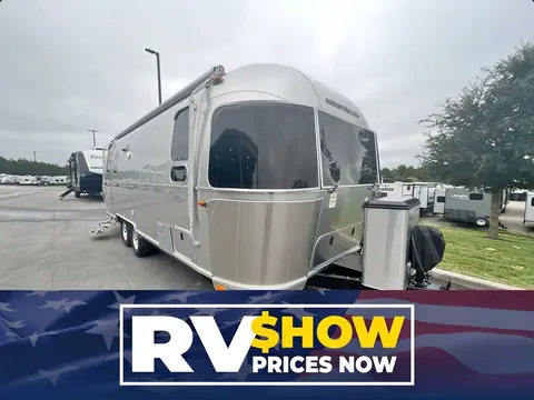 2017 Airstream Flying Cloud 25FBT; — photo 1