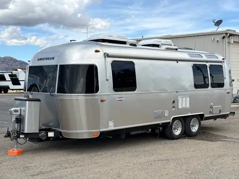 2017 Airstream International Serenity 25FB — photo 2