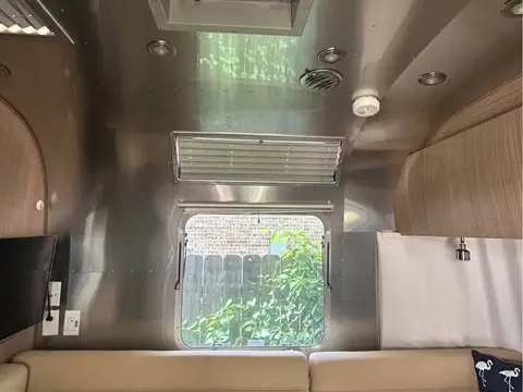 2017 Airstream Flying Cloud 25 ft — photo 4