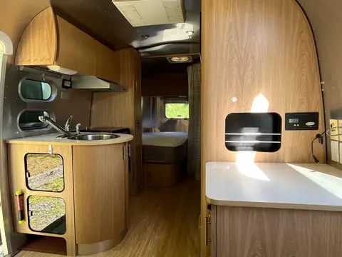 2007 Airstream Safari SE LS 23 ft — photo 4