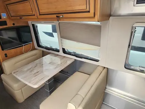 2020 Airstream Classic 30RB Twin — photo 5