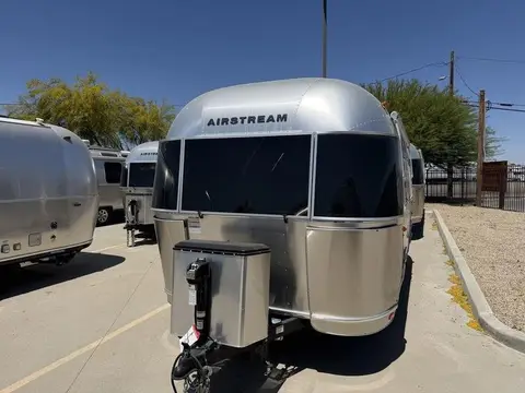 2025 Airstream Caravel 20FB — photo 2