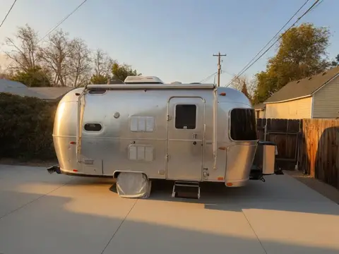2019 Airstream Flying Cloud — photo 2