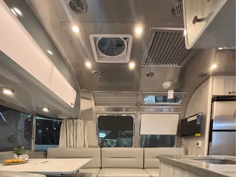 2026 Airstream International 25FB — photo 4