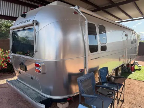 2010 Airstream Flying Cloud 30 RB — photo 2