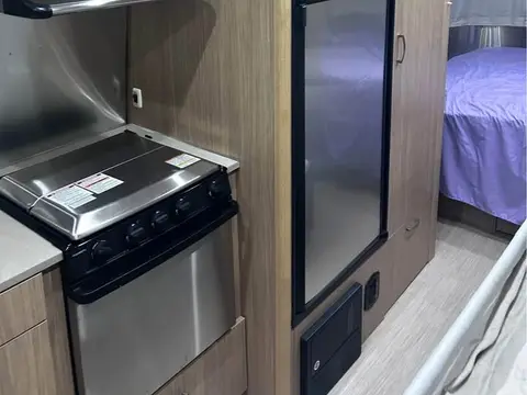 2018 Airstream Flying Cloud 23 FB — photo 5