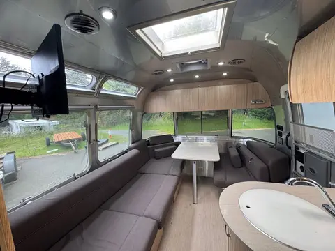 2018 Airstream Flying Cloud 23CB — photo 2