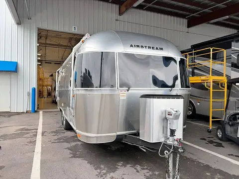 2017 Airstream Flying Cloud 25FB — photo 1