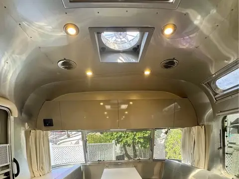 2022 Airstream Flying Cloud 27FB — photo 5