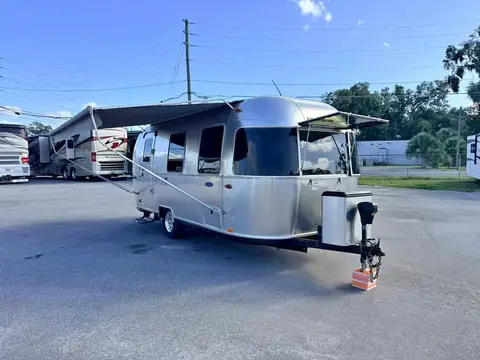 2019 Airstream Bambi 22B — photo 1