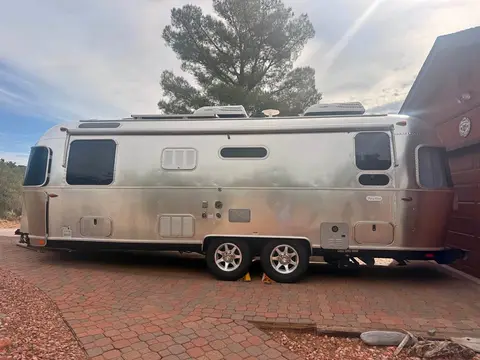 2021 Airstream Flying Cloud 25 ft — photo 1