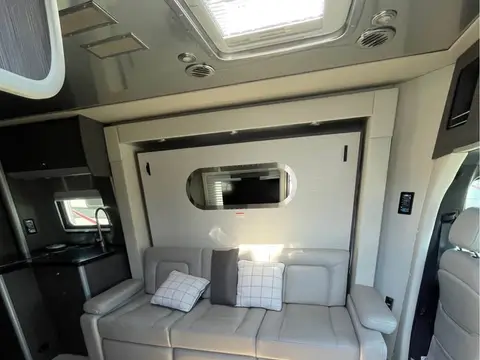 2022 Airstream Atlas — photo 3