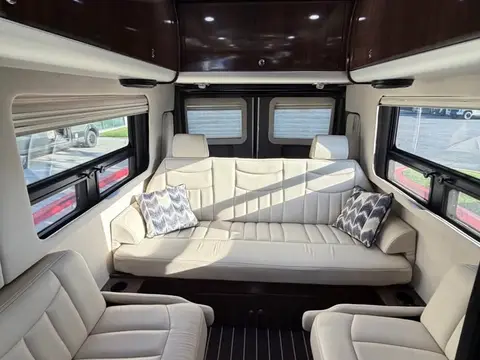 2015 Airstream Interstate lounge — photo 3