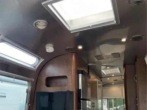 2021 Airstream Globetrotter 27FB; — photo 5