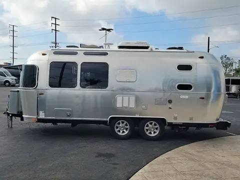 2021 Airstream Flying Cloud — photo 4