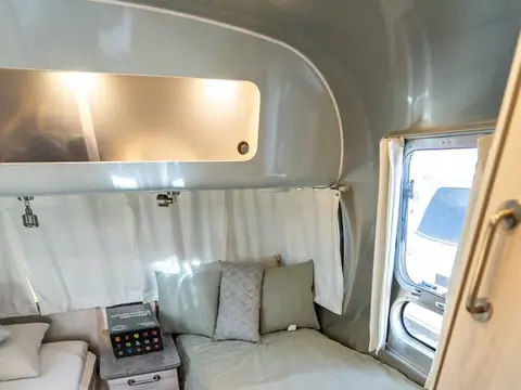 2023 Airstream International 23FB — photo 5