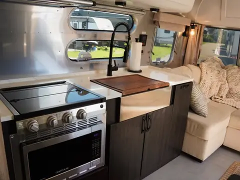 2022 Airstream Pottery Barn Special Edition — photo 5