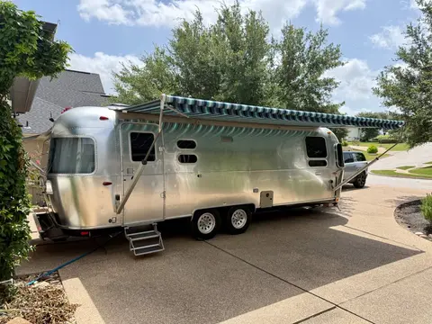 2021 Airstream International 27FBQ — photo 3