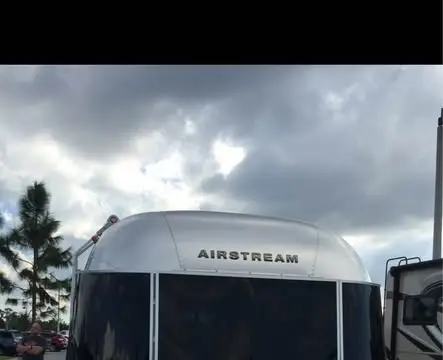 2017 Airstream International Serenity — photo 2