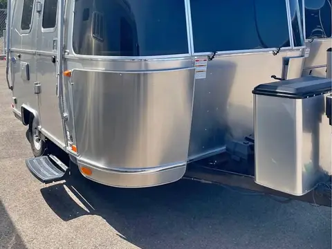 2018 Airstream Bambi 16RB — photo 3